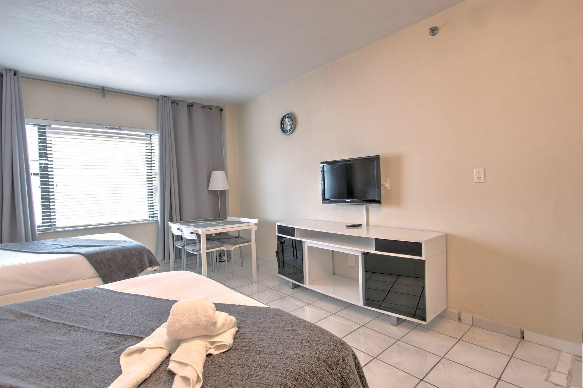 Private Apartments At The Casablanca Miami Beach Exteriör bild