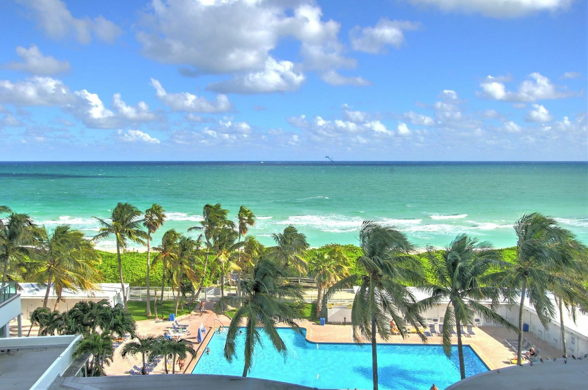 Private Apartments At The Casablanca Miami Beach Exteriör bild