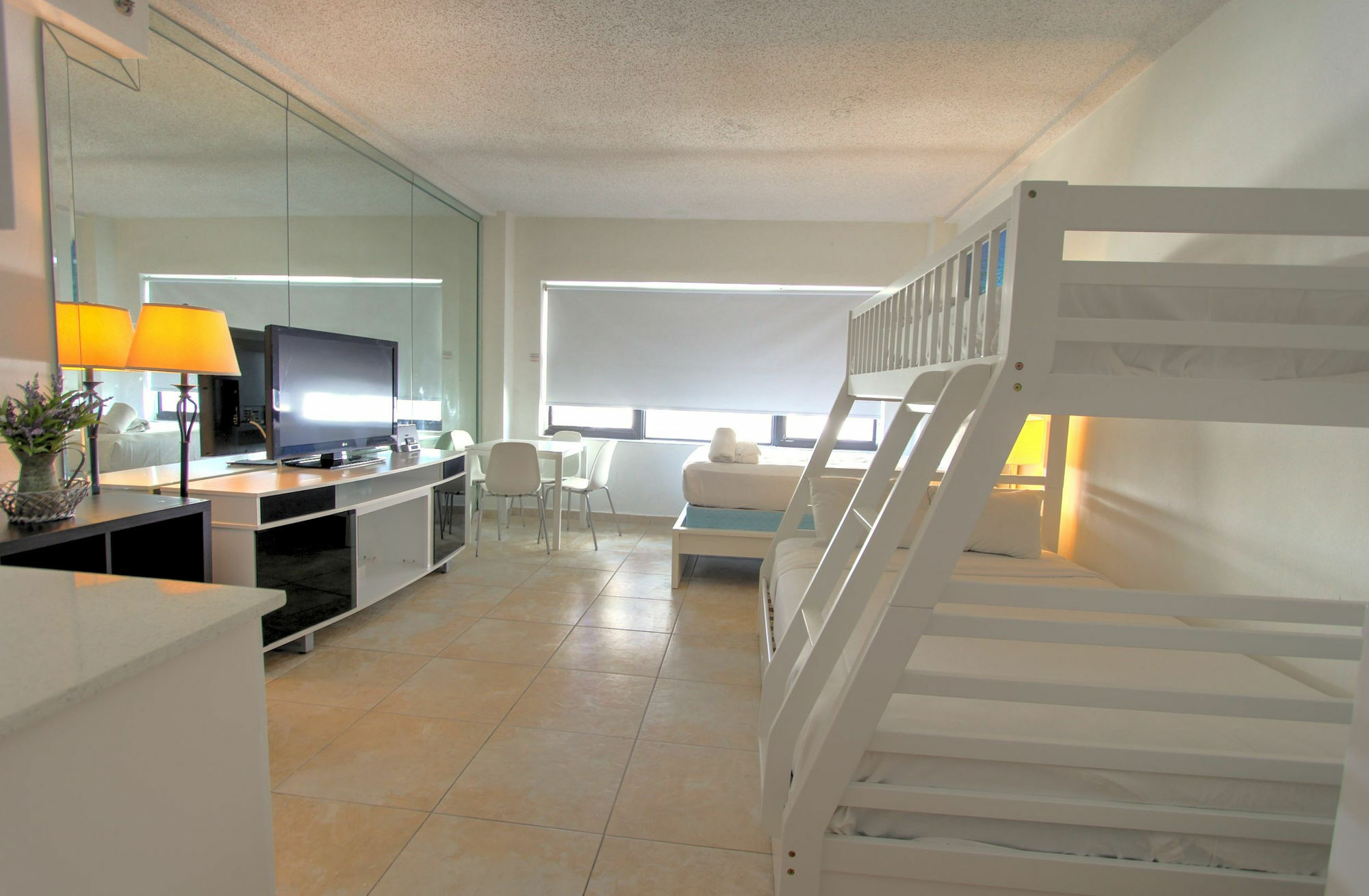 Private Apartments At The Casablanca Miami Beach Exteriör bild